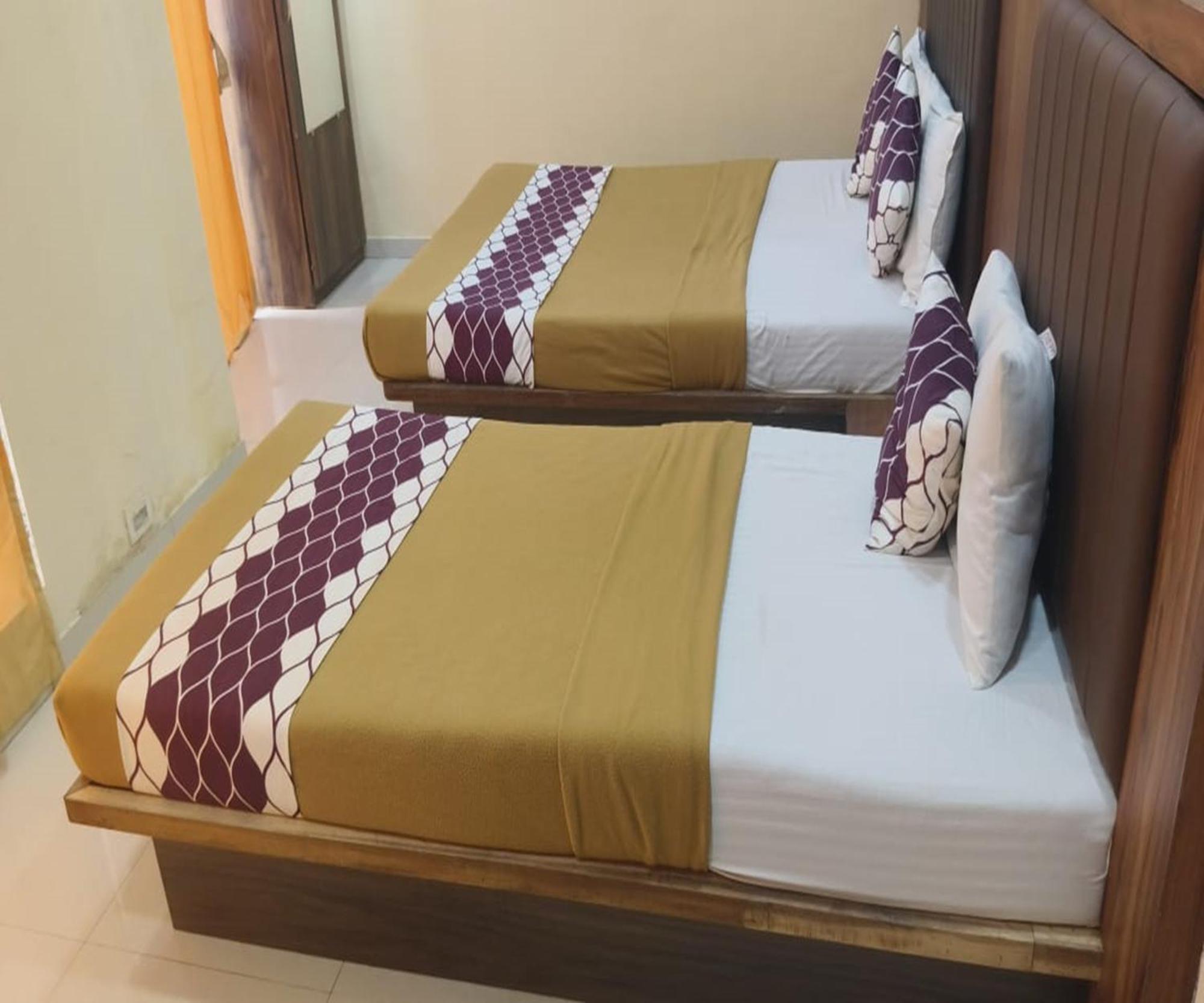 Hotel Om Sai نافي مومباي المظهر الخارجي الصورة