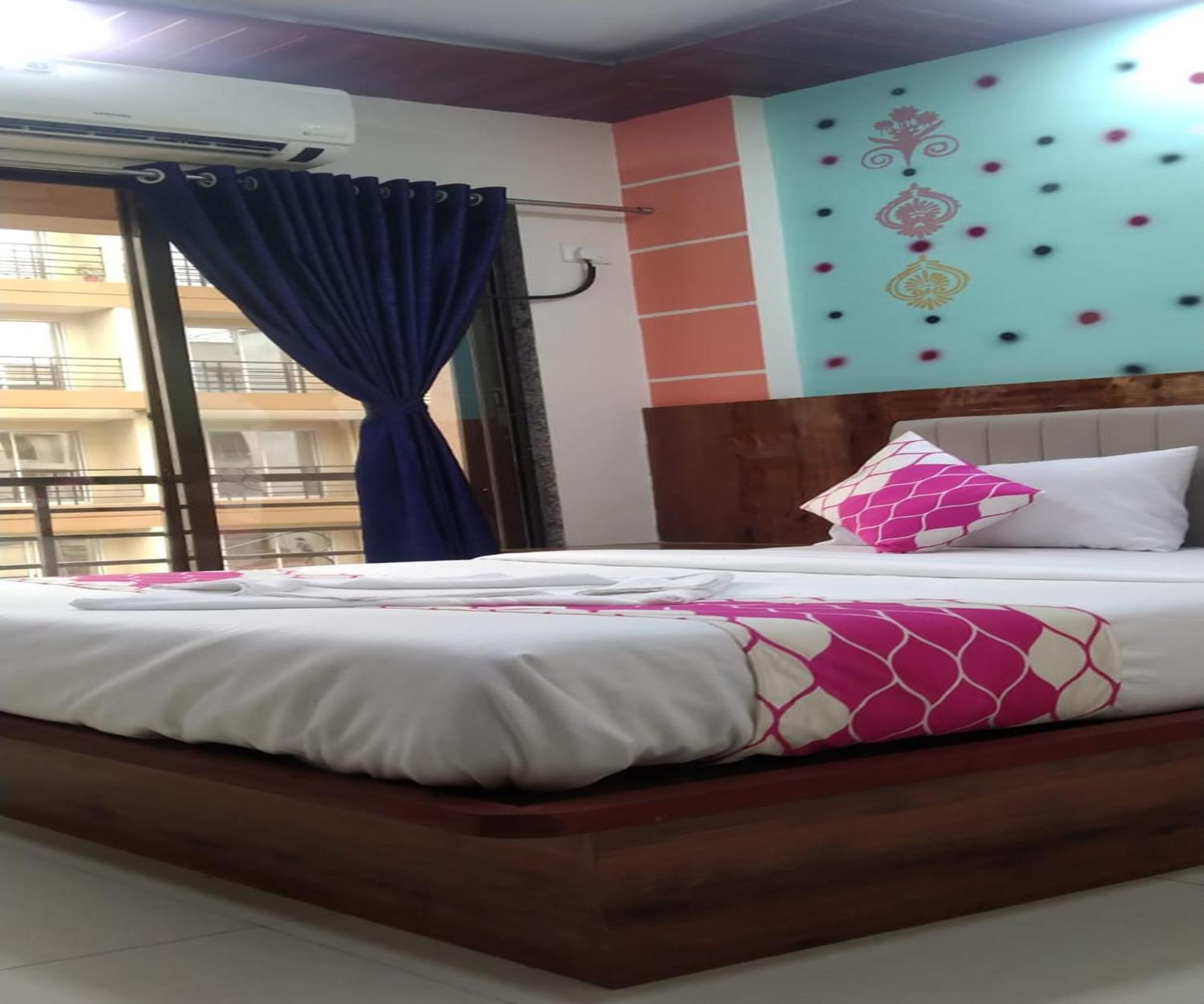 Hotel Om Sai نافي مومباي المظهر الخارجي الصورة